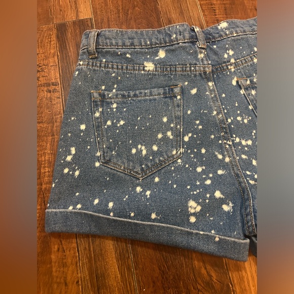 Forever 21 White Splatter Cow Print Style Jean Shorts Size 29. - Picture 7 of 11